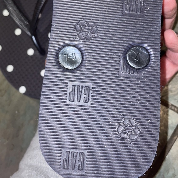 NWT Gap Womens LOGO Flip Flops SIZE 7 - Picture 4 of 6